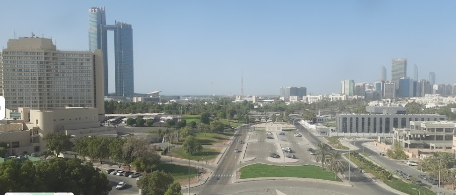 Al Bateen_a city with lots of tall buildings